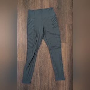 Athleta Delancy Motto leggings XS